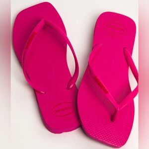 Havaianas Slim Bright Pink Flip Flop Womens Sandals NWT  9/10 US (39/40 EU)